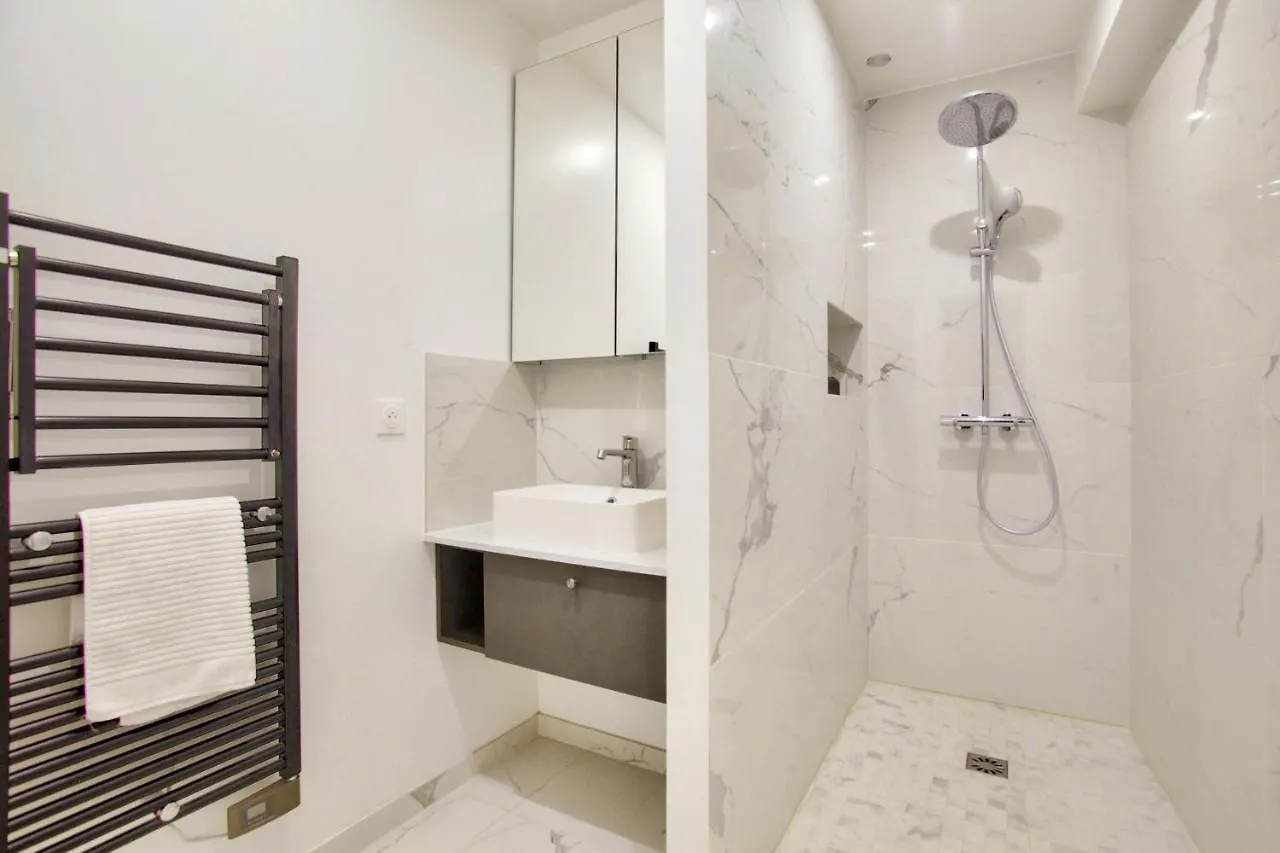 Luxurious 1 Bedroom Louvre Saint Honoré Free Netflix Parigi